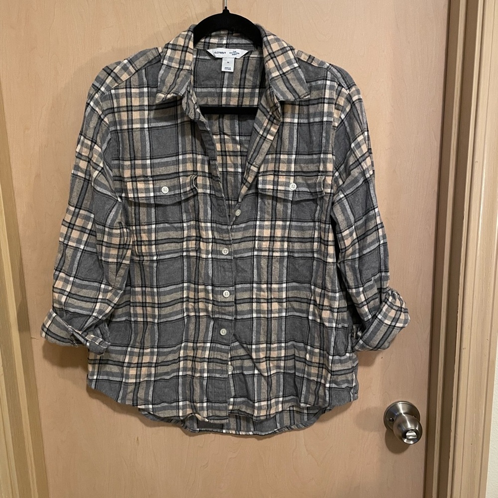 Women’s Gray and Tan Plaid Button Flannel Shirt